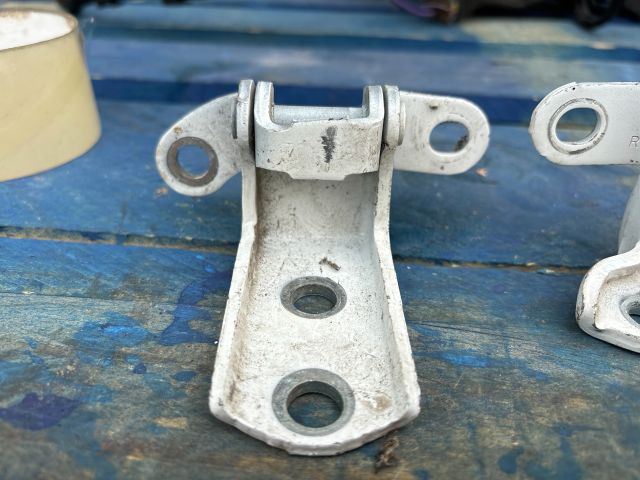 bontott TOYOTA AYGO Jobb hátsó Zsanér