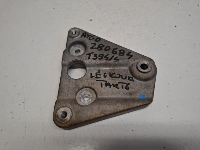 bontott TOYOTA AYGO Klímakompresszor Tartó Bak