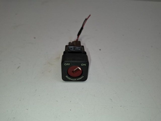 bontott TOYOTA AYGO Légzsák Kapcsoló