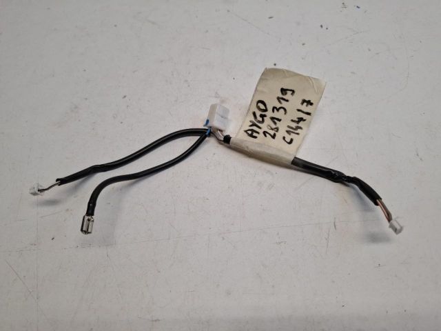 bontott TOYOTA AYGO Multikormány Kábel