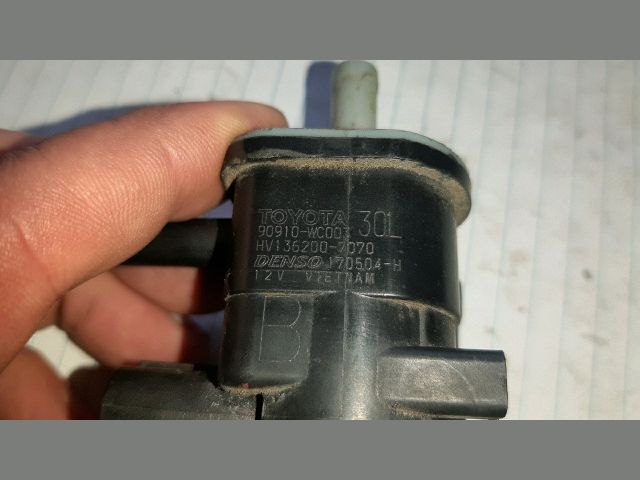 bontott TOYOTA AYGO Szívócső Légszelep