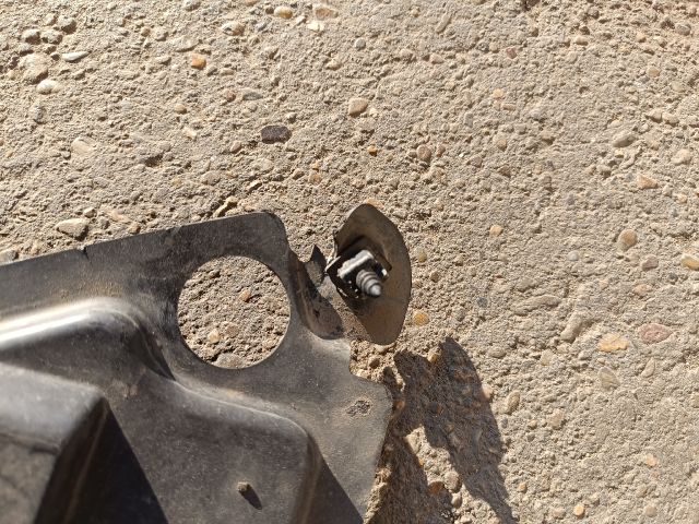 bontott TOYOTA AYGO X Bal első Első Dobbetét (Kerékjárati, Műanyag)