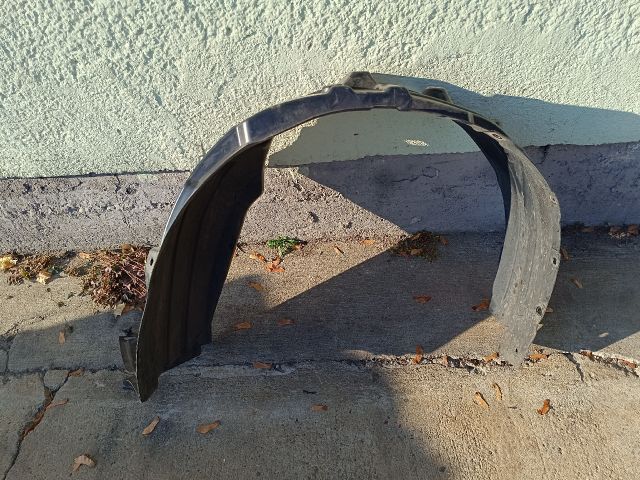 bontott TOYOTA AYGO X Bal első Első Dobbetét (Kerékjárati, Műanyag)