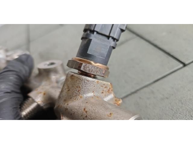 bontott TOYOTA C-HR Közösnyomócső