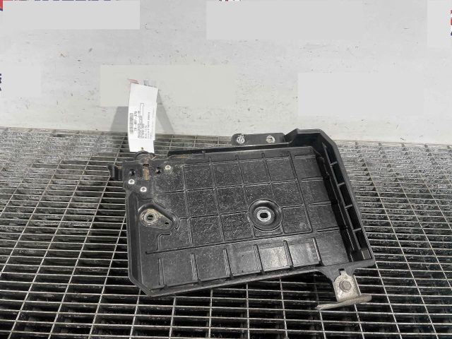 bontott TOYOTA C-HR Akkumulátor Tartó