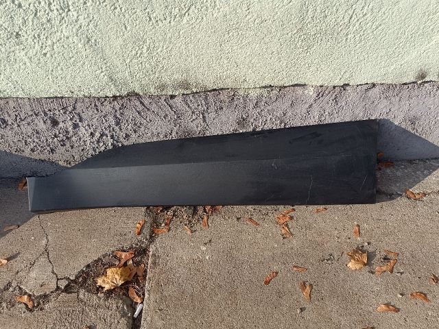 bontott TOYOTA C-HR Bal első Ajtó Díszléc