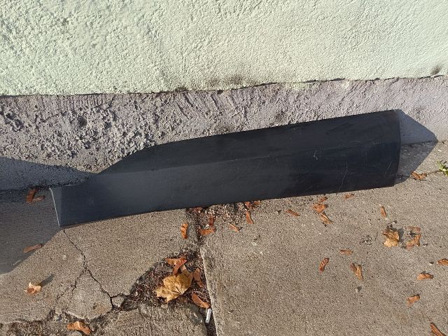 bontott TOYOTA C-HR Bal első Ajtó Díszléc