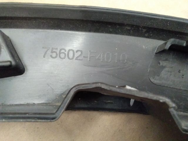 bontott TOYOTA C-HR Bal első Sárvédő Díszléc