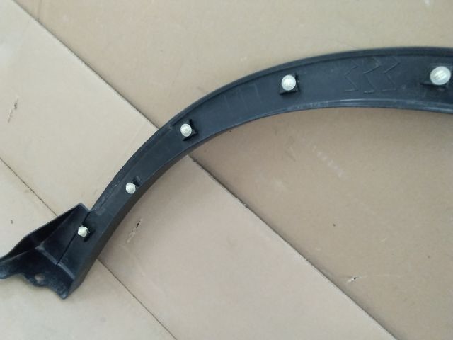 bontott TOYOTA C-HR Bal első Sárvédő Díszléc