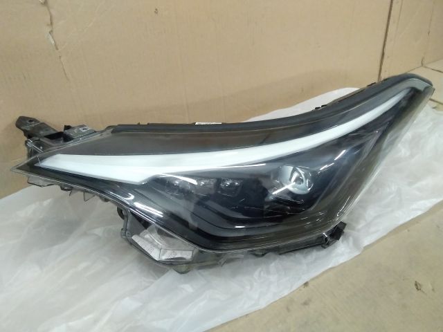 bontott TOYOTA C-HR Bal Fényszóró