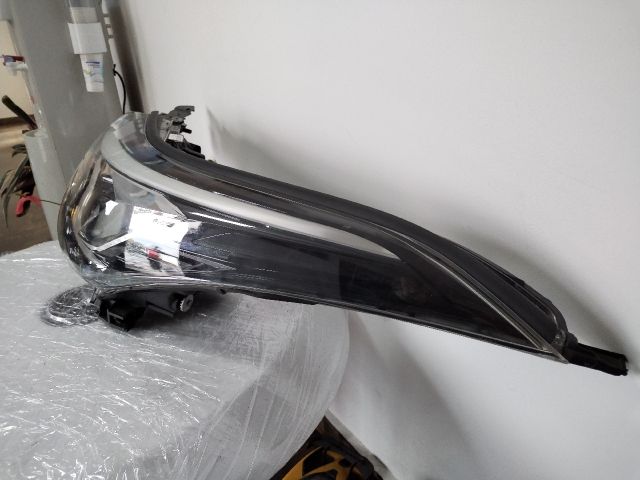 bontott TOYOTA C-HR Bal Fényszóró