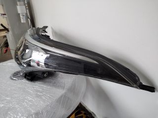 bontott TOYOTA C-HR Bal Fényszóró