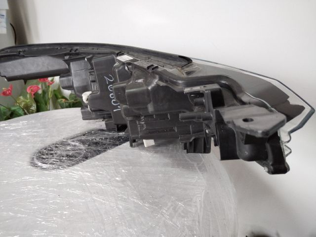 bontott TOYOTA C-HR Bal Fényszóró