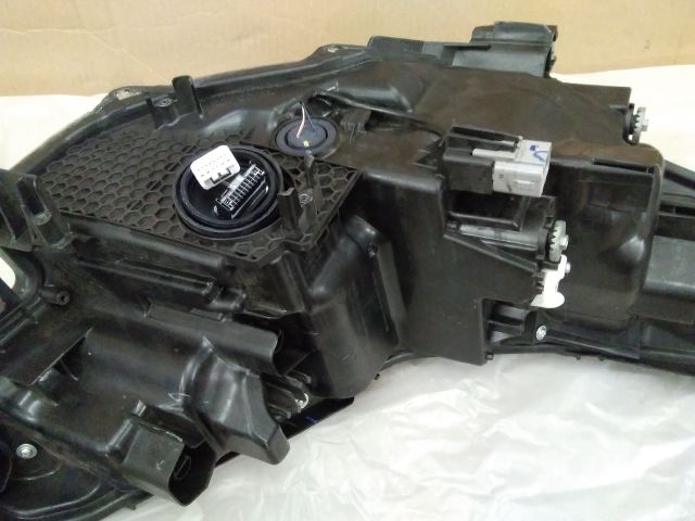 bontott TOYOTA C-HR Bal Fényszóró