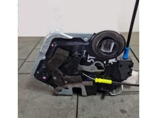 bontott TOYOTA C-HR Bal hátsó Ajtózár