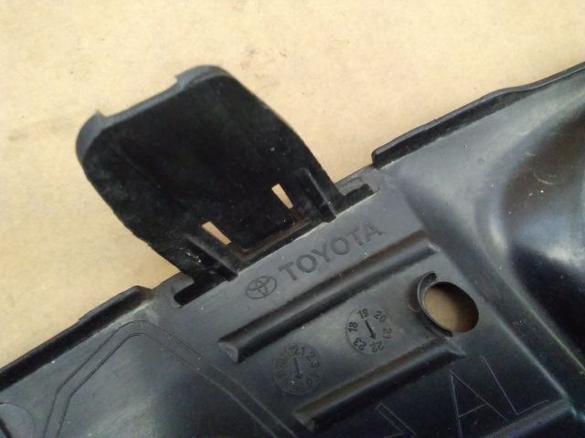 bontott TOYOTA C-HR Bal Ködlámpa Rács