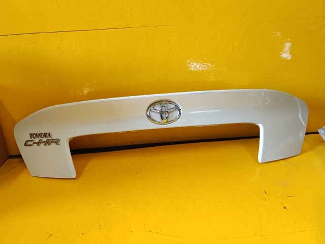 bontott TOYOTA C-HR Csomagtérajtó Díszléc