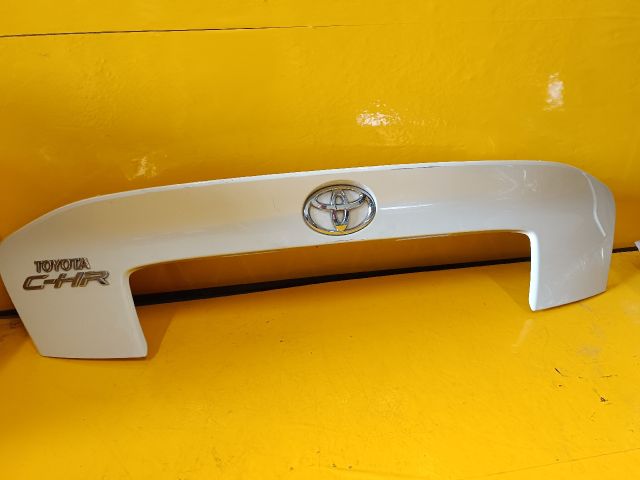 bontott TOYOTA C-HR Csomagtérajtó Díszléc