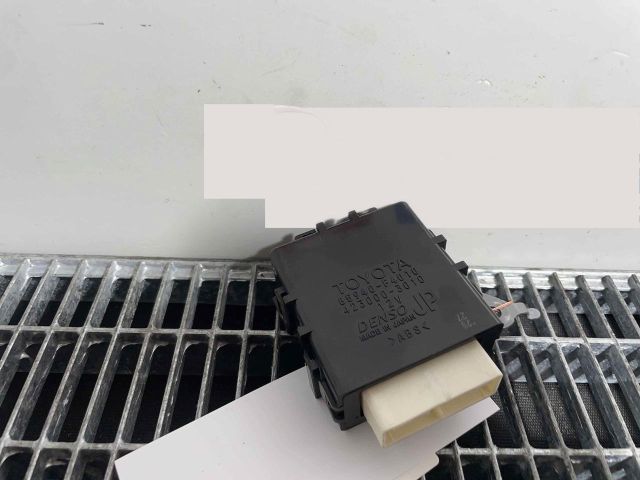 bontott TOYOTA C-HR Elektronika (Magában)