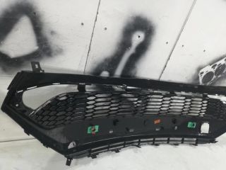 bontott TOYOTA C-HR Első Lökhárító Alsó Középső Díszrács