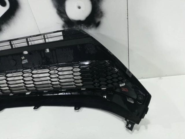 bontott TOYOTA C-HR Első Lökhárító Alsó Középső Díszrács