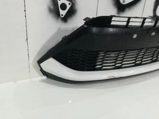 bontott TOYOTA C-HR Első Lökhárító Alsó Középső Díszrács