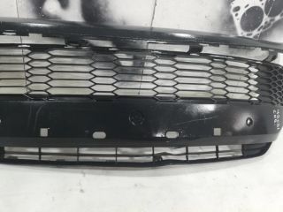 bontott TOYOTA C-HR Első Lökhárító Alsó Középső Díszrács