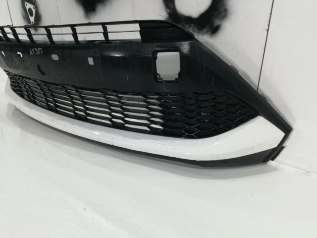 bontott TOYOTA C-HR Első Lökhárító Alsó Középső Díszrács