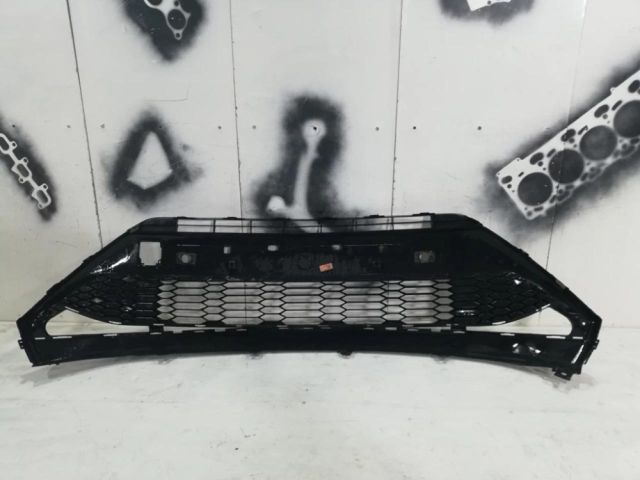 bontott TOYOTA C-HR Első Lökhárító Alsó Középső Díszrács