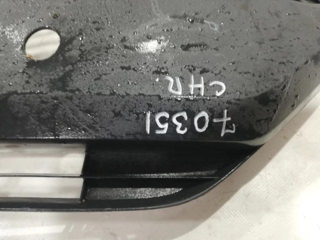 bontott TOYOTA C-HR Első Lökhárító Alsó Középső Díszrács