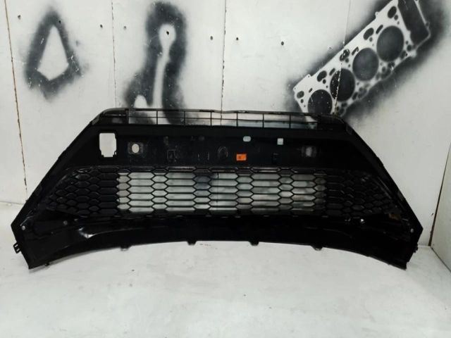 bontott TOYOTA C-HR Első Lökhárító Alsó Középső Díszrács