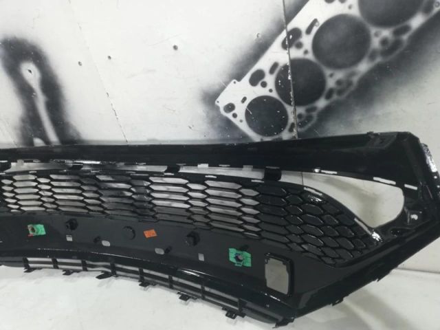 bontott TOYOTA C-HR Első Lökhárító Alsó Középső Díszrács