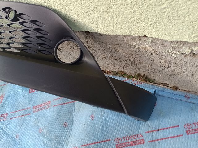 bontott TOYOTA C-HR Első Lökhárító Alsó (Műanyag)