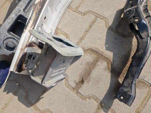 bontott TOYOTA C-HR Első Lökhárító Merevítő (Fém)