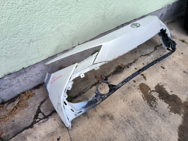 bontott TOYOTA C-HR Első Lökhárító (Részeivel)