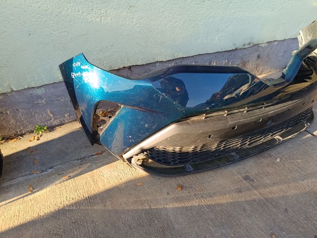 bontott TOYOTA C-HR Első Lökhárító (Részeivel)