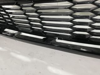 bontott TOYOTA C-HR Első Lökhárító (Üresen)