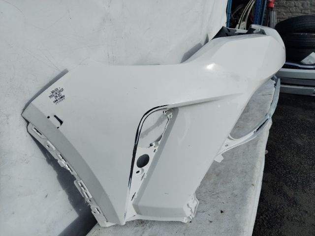 bontott TOYOTA C-HR Első Lökhárító (Üresen)