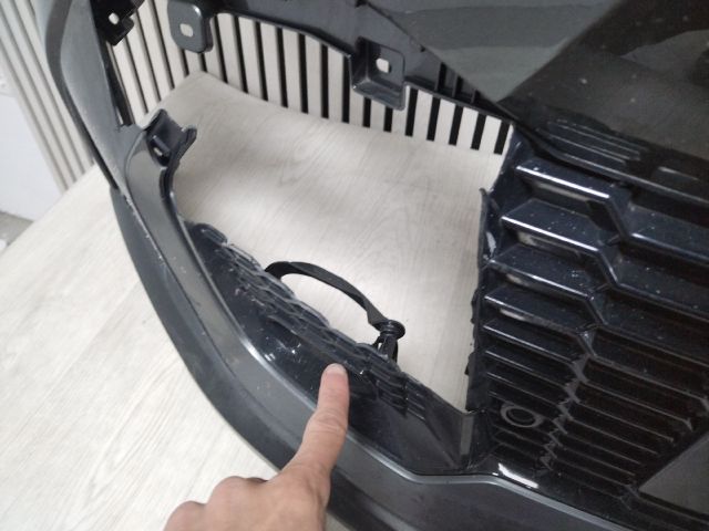 bontott TOYOTA C-HR Első Lökhárító (Üresen)