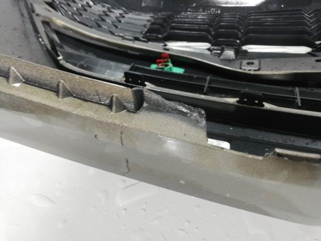 bontott TOYOTA C-HR Első Lökhárító (Üresen)