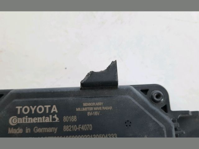 bontott TOYOTA C-HR Első Tolatóradar Fej