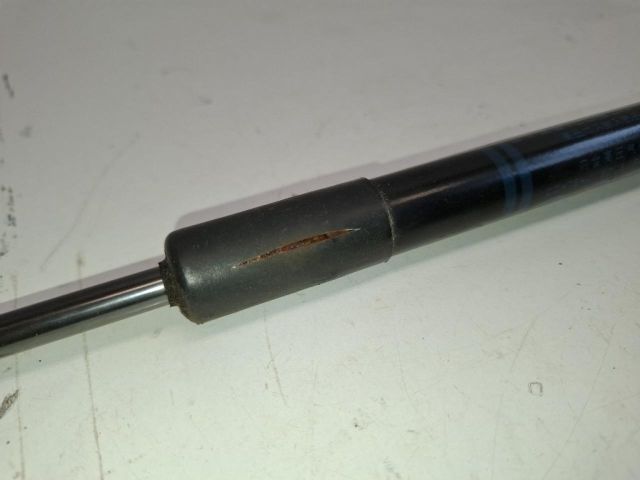 bontott TOYOTA C-HR Gázrugós Kitámasztó Teleszkóp Csomagtérajtó Jobb