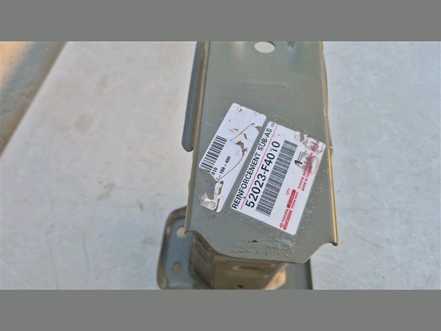 bontott TOYOTA C-HR Hátsó Lökhárító Merevítő (Fém)