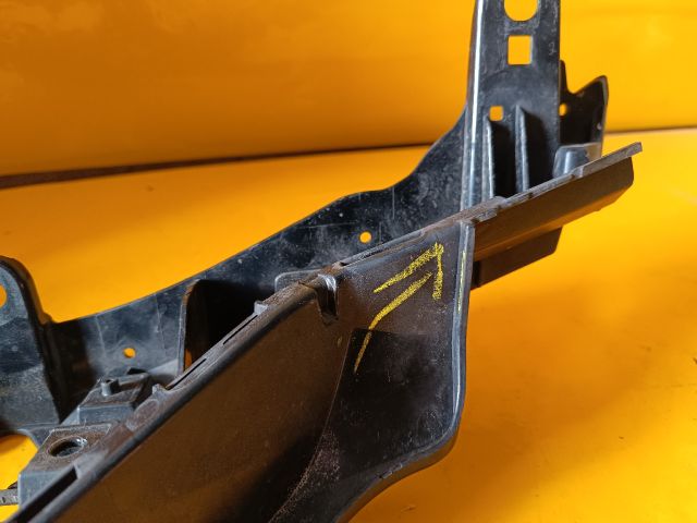 bontott TOYOTA C-HR Hűtőrács