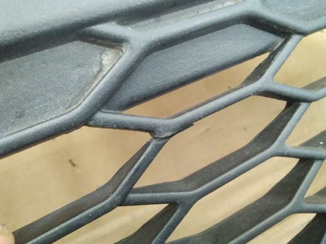 bontott TOYOTA C-HR Hűtőrács