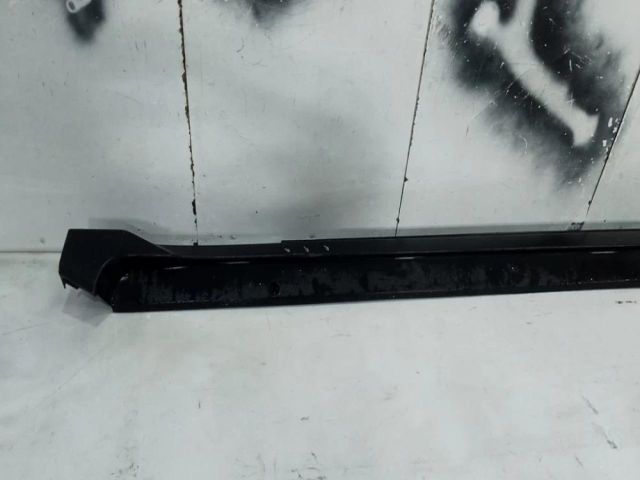 bontott TOYOTA C-HR Jobb első Küszöb Díszléc