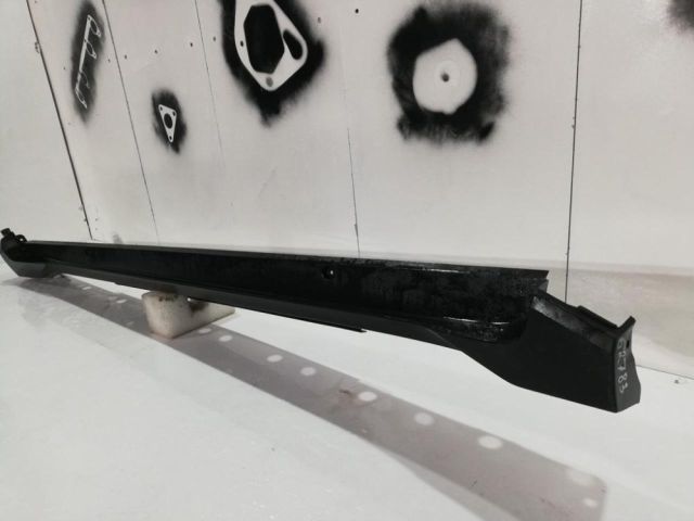 bontott TOYOTA C-HR Jobb első Küszöb Díszléc