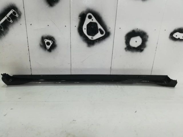 bontott TOYOTA C-HR Jobb első Küszöb Díszléc