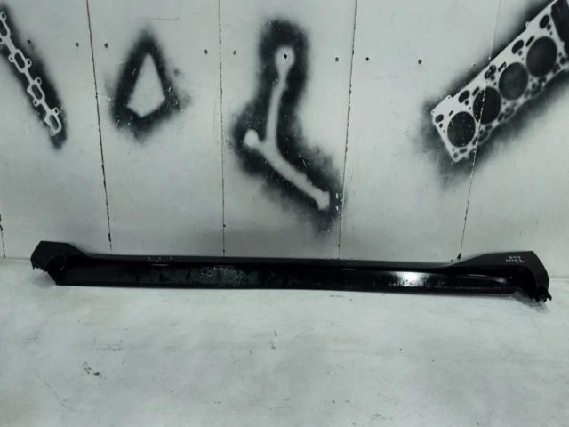 bontott TOYOTA C-HR Jobb első Küszöb Díszléc