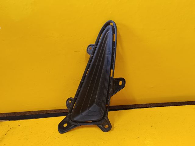 bontott TOYOTA C-HR Jobb első Lökhárító Díszléc